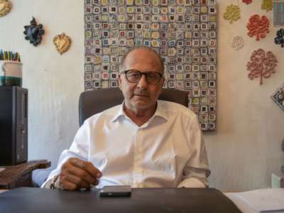 ...facciamo subito la conoscenza del 63enne barese Ferdinando Valenzano, creatore e proprietario dell�orto botanico